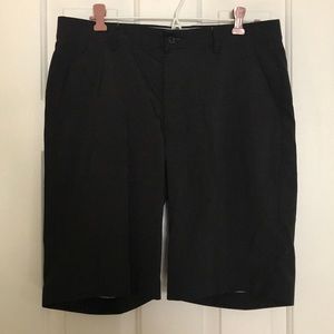Greg Norman Black Golf Shorts - 32 waist